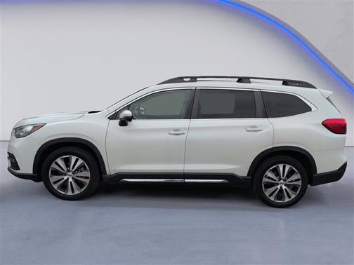 Crystal White Pearl 2022 Subaru Ascent Limited 8-Passenger