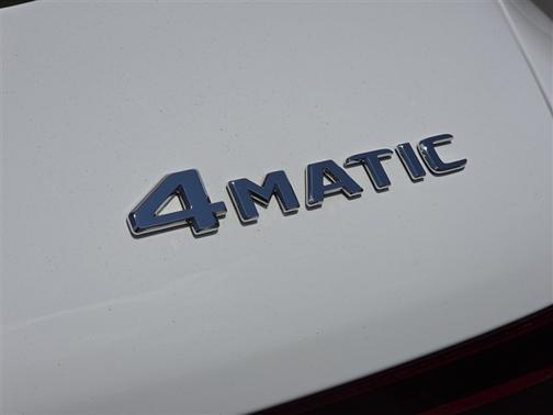 White 2022 Mercedes-Benz GLC 300 Base 4MATIC