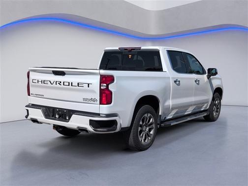 Iridescent Pearl Tricoat 2023 Chevrolet Silverado 1500 High Country