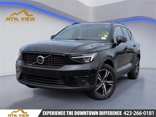 2024 Volvo XC40 B5 Core