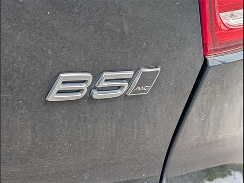 2024 Volvo XC40 B5 Core