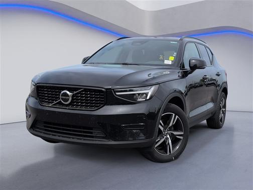 2024 Volvo XC40 B5 Core