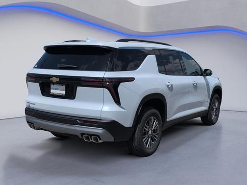 White 2026 Chevrolet Traverse LT