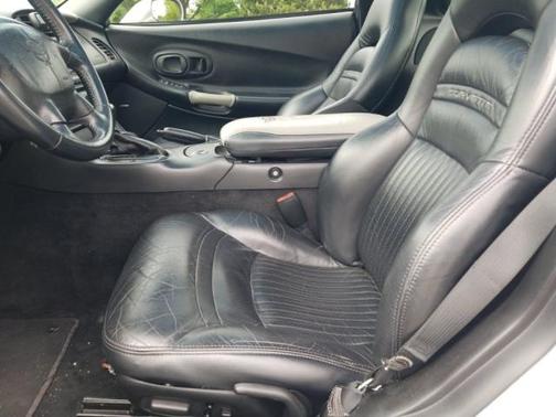 2004 Chevrolet Corvette Base