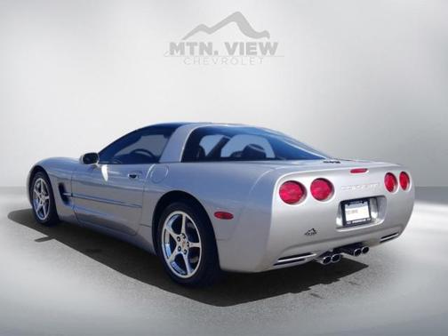 2004 Chevrolet Corvette Base