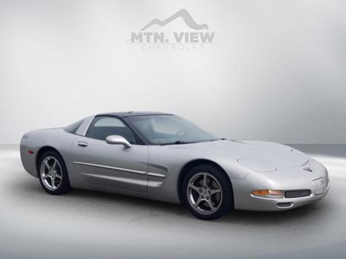 2004 Chevrolet Corvette Base