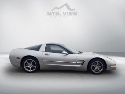 2004 Chevrolet Corvette Base