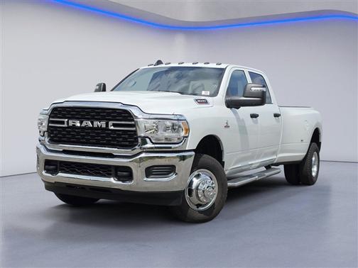 Bright White Clearcoat 2024 RAM 3500 Tradesman