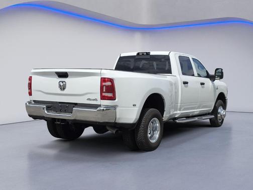 Bright White Clearcoat 2024 RAM 3500 Tradesman