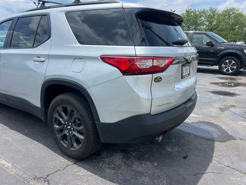 Silver Ice Metallic 2019 Chevrolet Traverse RS