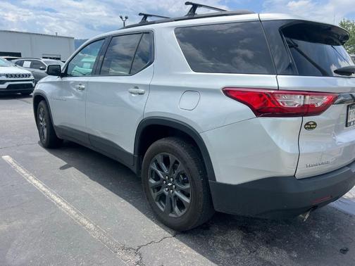Silver Ice Metallic 2019 Chevrolet Traverse RS