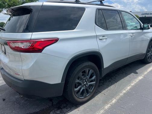 Silver Ice Metallic 2019 Chevrolet Traverse RS