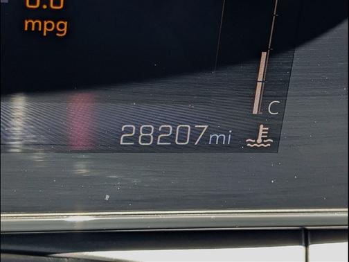 Summit White 2024 Chevrolet Trax ACTIV