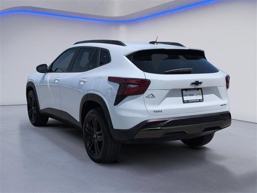 Summit White 2024 Chevrolet Trax ACTIV