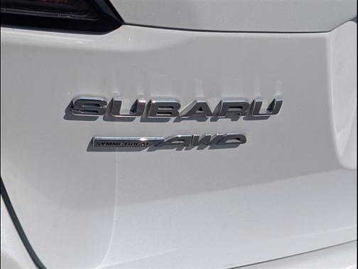 Crystal White Pearl 2023 Subaru Outback Premium
