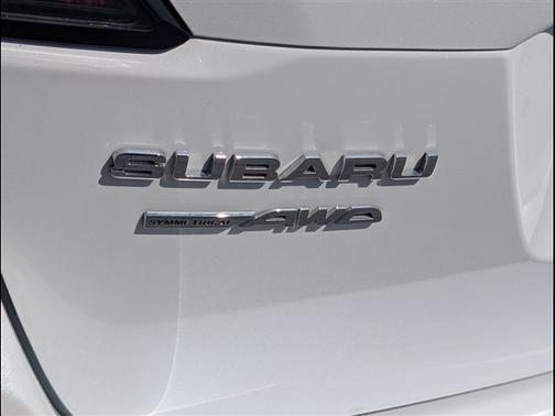 Crystal White Pearl 2023 Subaru Outback Premium
