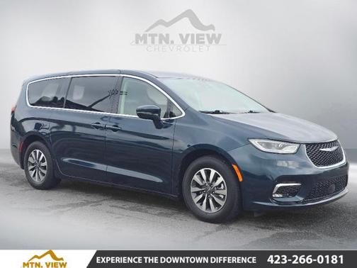 2022 Chrysler Pacifica Hybrid Touring L