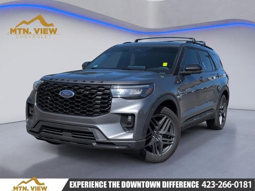Gray Metallic 2025 Ford Explorer ST-Line