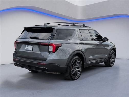 Gray Metallic 2025 Ford Explorer ST-Line