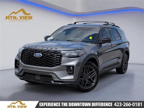 Gray Metallic 2025 Ford Explorer ST-Line