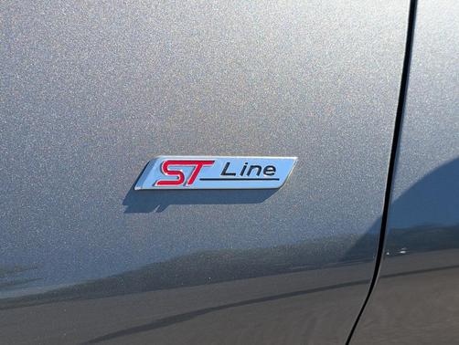 Gray Metallic 2025 Ford Explorer ST-Line
