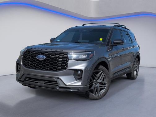 Gray Metallic 2025 Ford Explorer ST-Line
