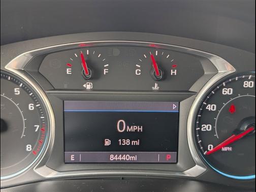 Silver Ice Metallic 2022 Chevrolet Traverse LT Cloth