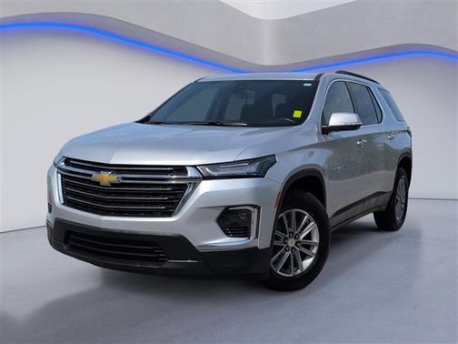 Silver Ice Metallic 2022 Chevrolet Traverse LT Cloth