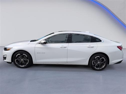 Summit White 2022 Chevrolet Malibu LT