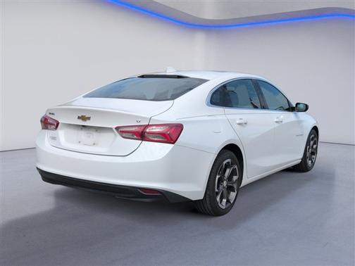 Summit White 2022 Chevrolet Malibu LT