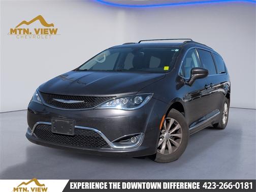 2017 Chrysler Pacifica Touring-L