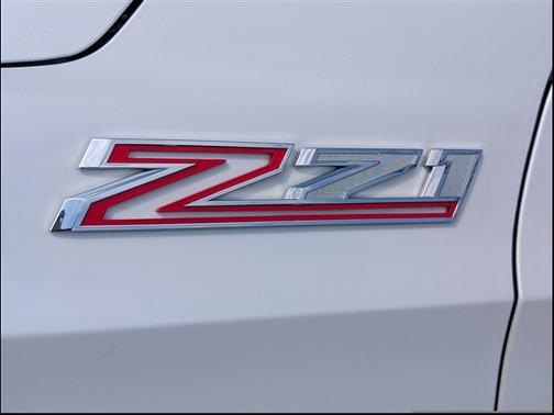 Iridescent Pearl Tricoat 2022 Chevrolet Tahoe Z71