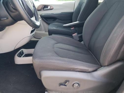 2019 Chrysler Pacifica Touring