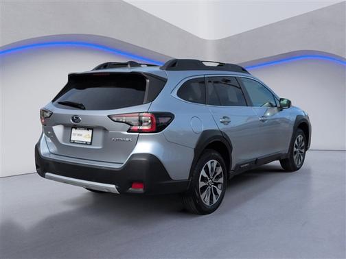 Ice Silver Metallic 2023 Subaru Outback Limited