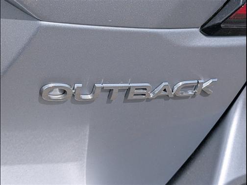 Ice Silver Metallic 2023 Subaru Outback Limited