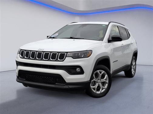 Bright White Clearcoat 2024 Jeep Compass Latitude