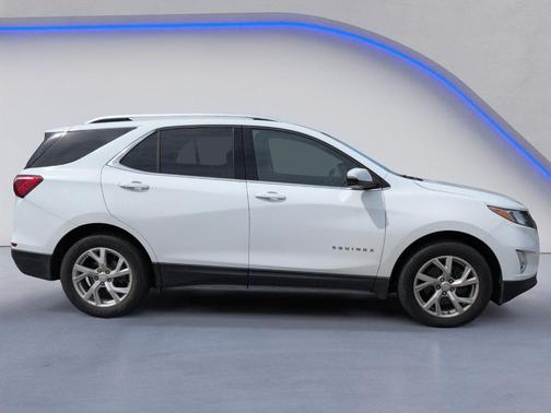 Summit White 2019 Chevrolet Equinox 2LT