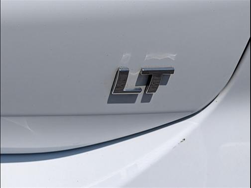 Summit White 2019 Chevrolet Equinox 2LT