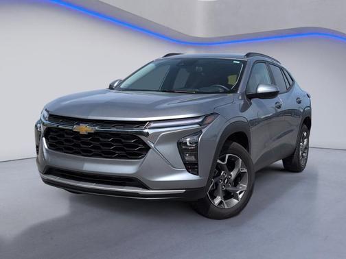 Sterling Gray Metallic 2025 Chevrolet Trax LT
