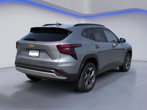 Sterling Gray Metallic 2025 Chevrolet Trax LT