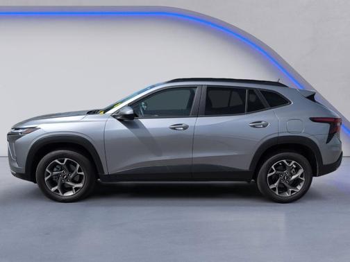 Sterling Gray Metallic 2025 Chevrolet Trax LT