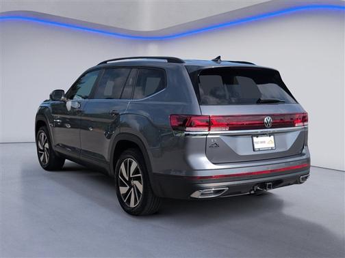Platinum Gray Metallic 2024 Volkswagen Atlas 2.0T SE w/Technology