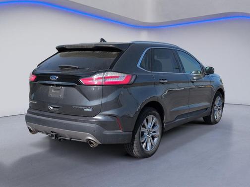 Magnetic 2019 Ford Edge Titanium