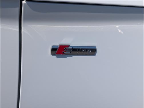 2023 Audi Q5 45 S line quattro Premium