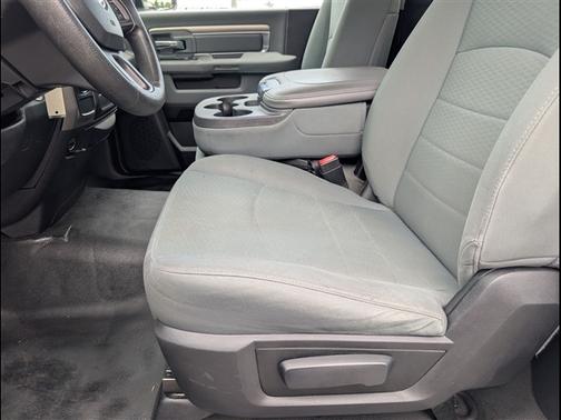 Bright White Clearcoat 2017 RAM 1500 Tradesman