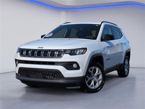 Bright White Clearcoat 2024 Jeep Compass Latitude
