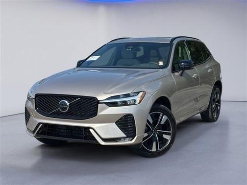Bright 2026 Volvo XC60 B5 Core