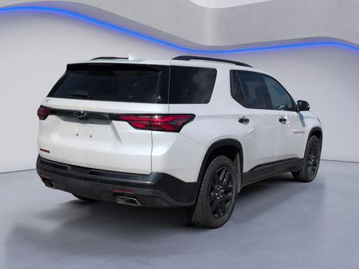 Pearl 2022 Chevrolet Traverse Premier