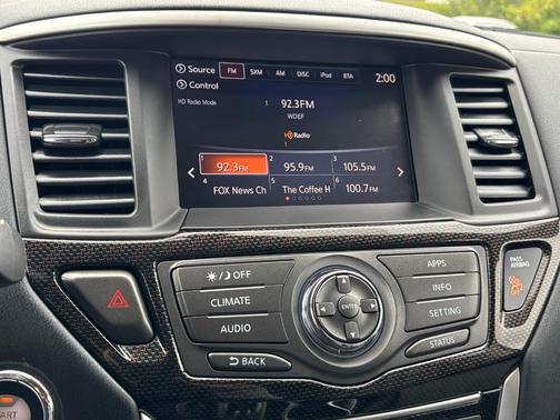 2020 Nissan Pathfinder SV