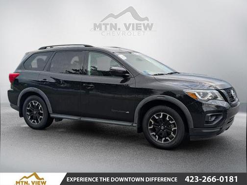 2020 Nissan Pathfinder SV